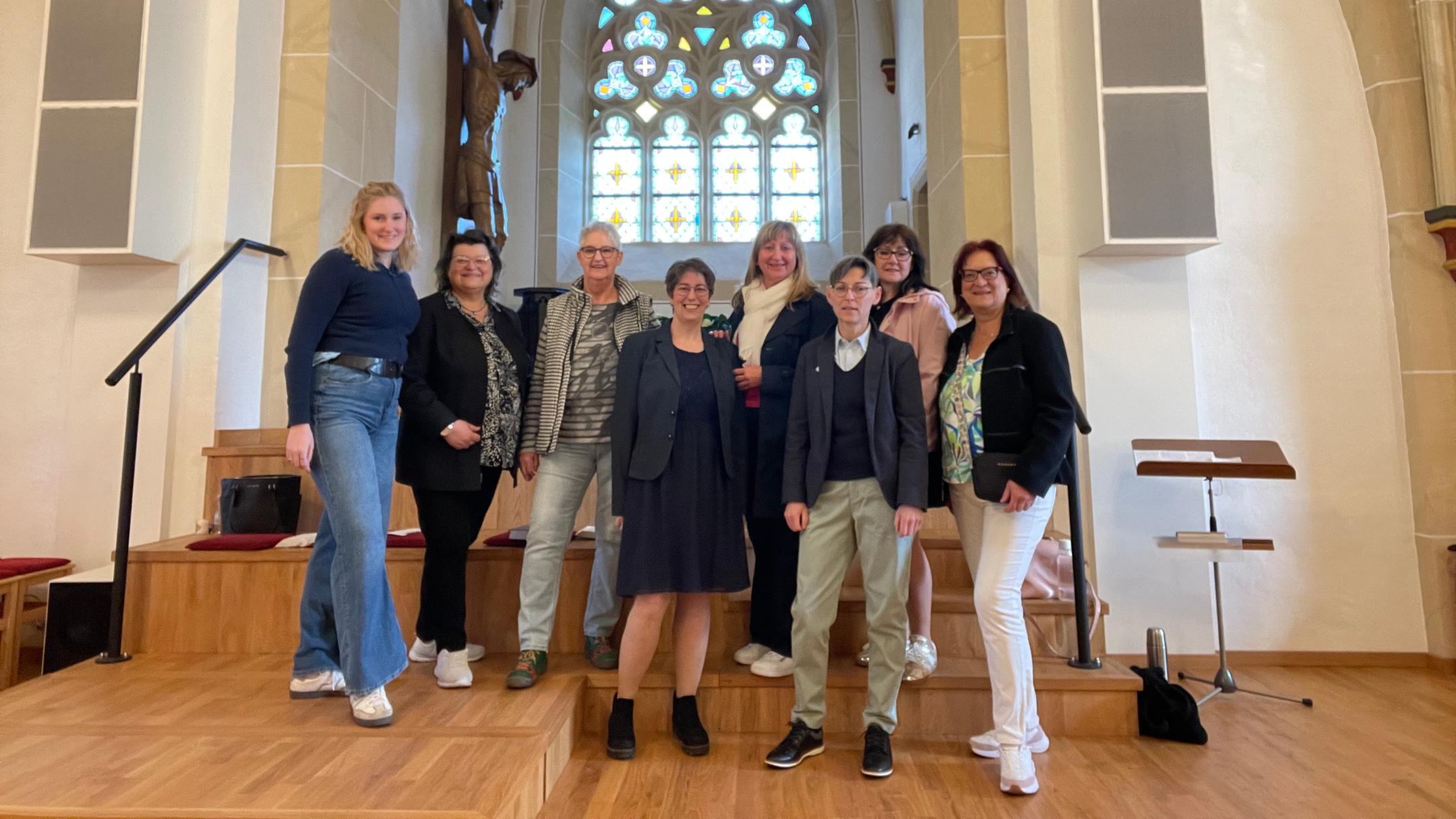 Chor Elise bei Kommunion 2026 in Elm - Gruppenfoto auf Empore von St. Josef