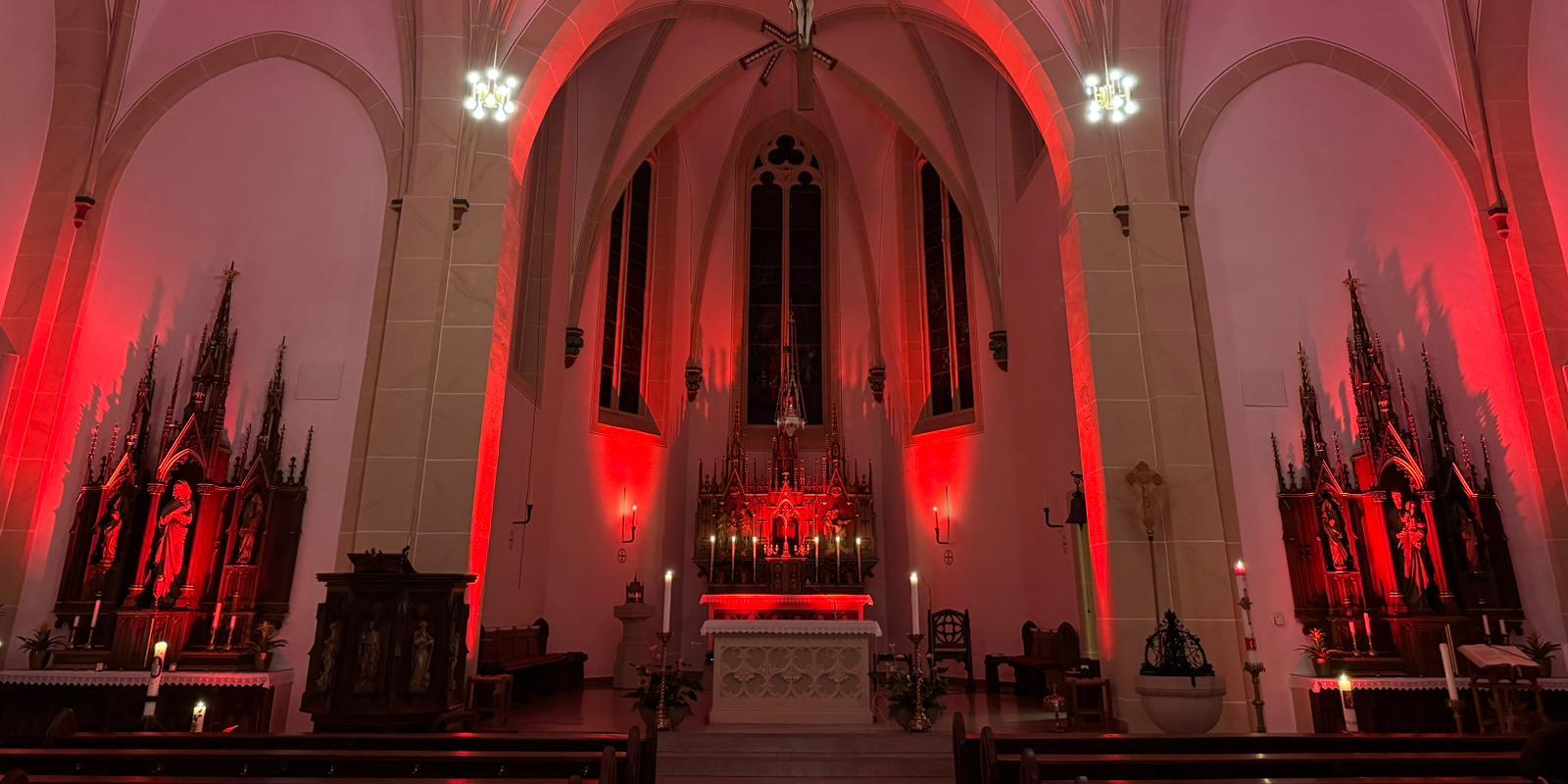 Die illuminierten Kirchen in Heilig Kreuz (Fotoserie)