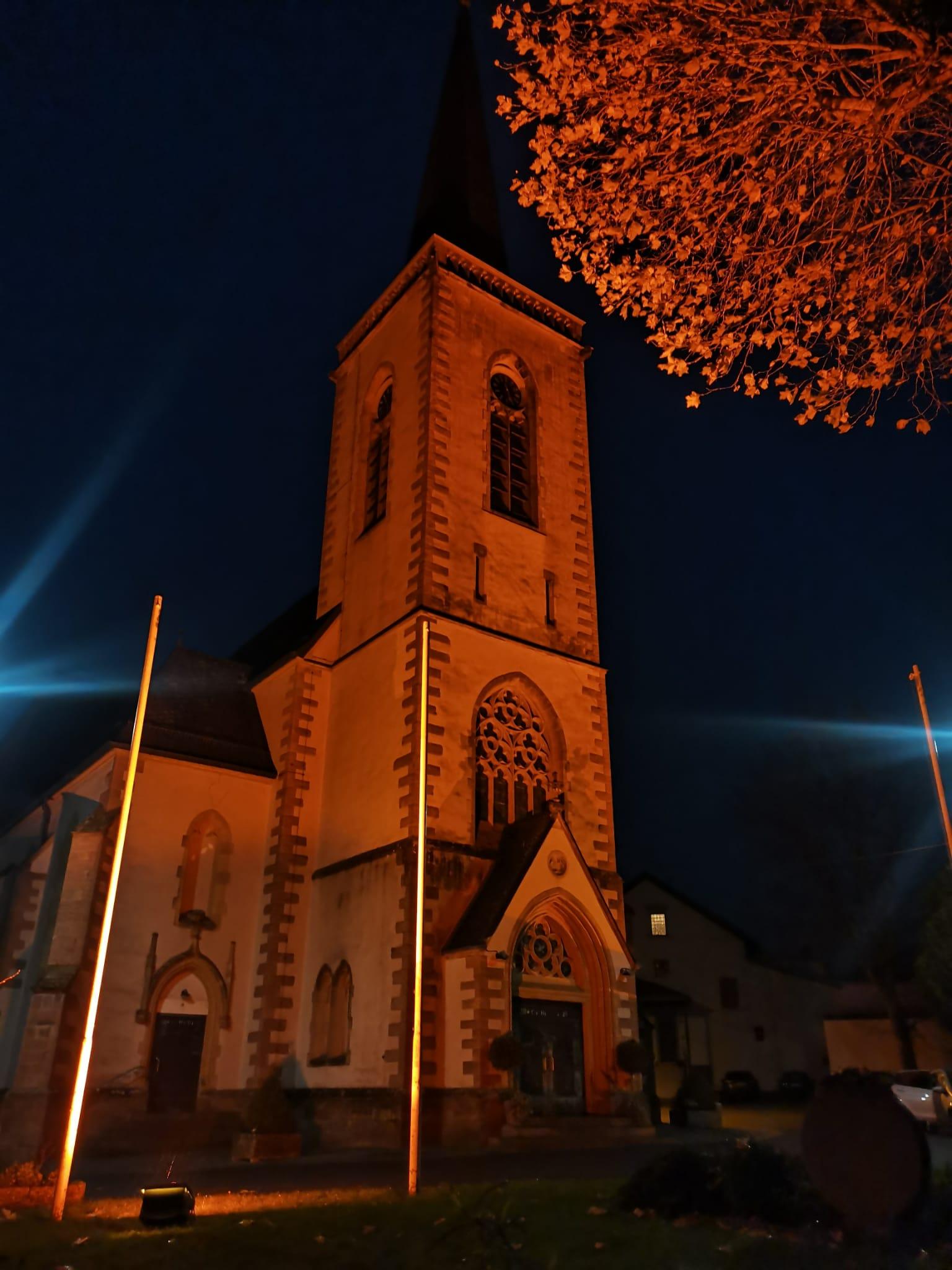 Die illuminierten Kirchen in Heilig Kreuz (Fotoserie)